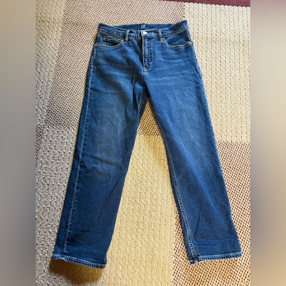 GAP Women’s Classic Cheeky Straight Jeans